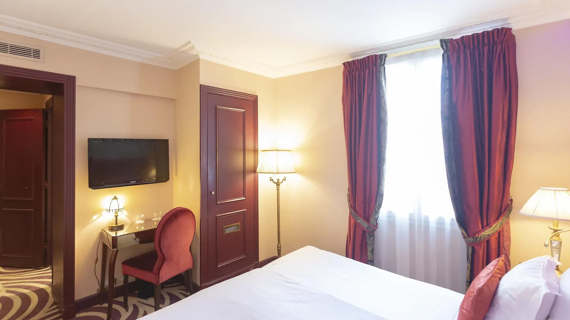 Du Beaumont Hotel 4*