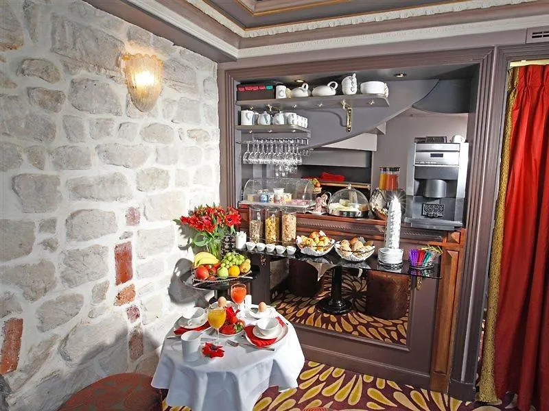מלון Du Beaumont 4*
